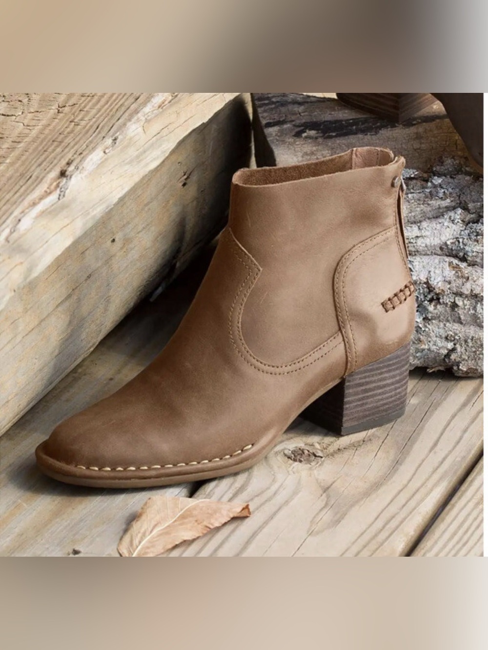 UGG bandara Women's Tan suede Leather Ankle Bootie with Stacked Heel